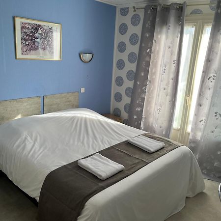 Hotel Le Lyon Vert Commentry Экстерьер фото